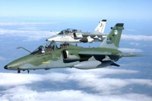 Aeronave AMX doada pela FAB (Força Aérea Brasileira) para cursos de Engenharia